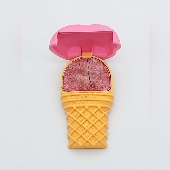 Vintage Avon Strawberry Ice Cream Cone Lip Gloss Used No Box - Picture 3 of 4